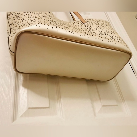 #006. COACH Metro Eyelet Perforated Tote - metallic cream & tan leather handles - Picture 16 of 16